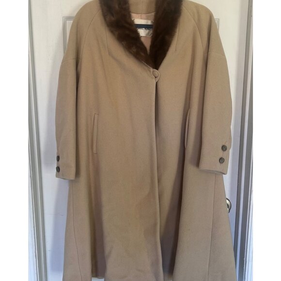 Hochchild Kohn Jackets & Blazers - Vintage Hochschild Kohn Camel Fur Collar Swing Coat Overcoat Cape Retro 50s 60s